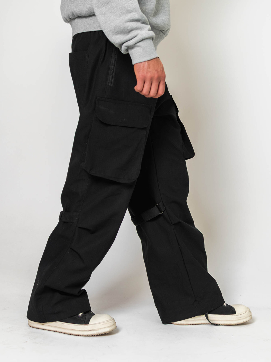 Modular Cargo Pants Jet Black- Szerokie Bojówki typu Cargo z kieszeniami i regulacją