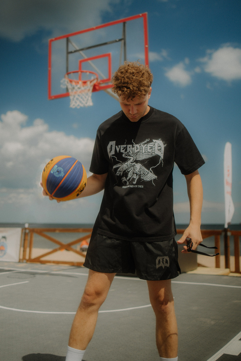 EAGLE TEE - Luźna koszulka z grubej bawełny, z efektem sprania, o lekko oversizowym korju relaxd