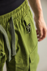 Utility Cargo Pants Cerignola Olive- Lange Cargo-Hosen mit Taschen