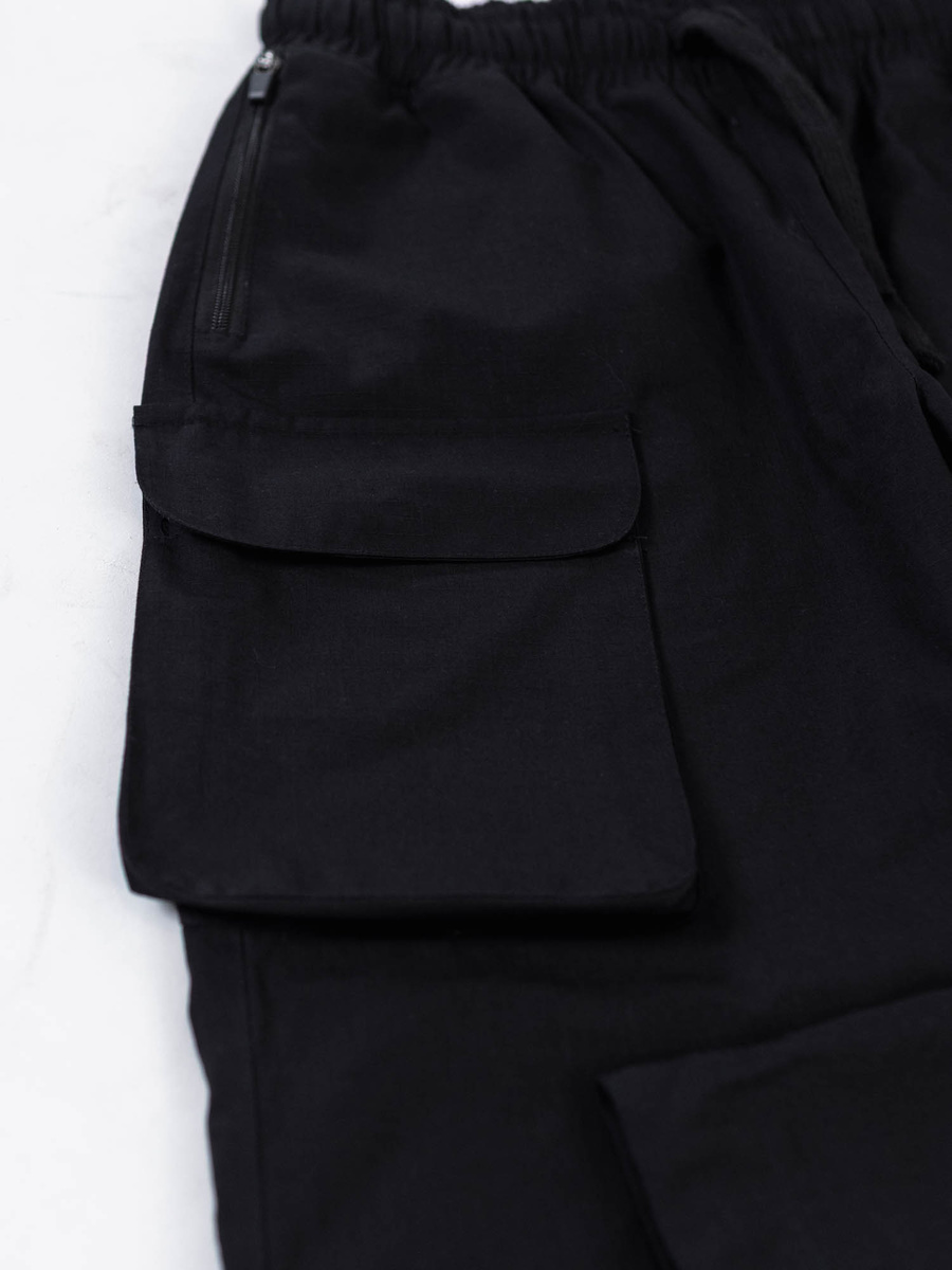 Modular Cargo Pants Jet Black- Szerokie Bojówki typu Cargo z kieszeniami i regulacją