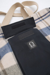 Checkerd Essential Tasche