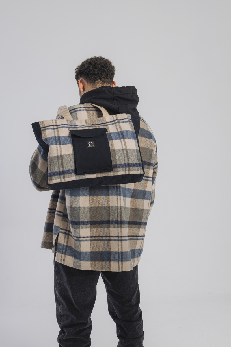 Checkerd Essential Tasche