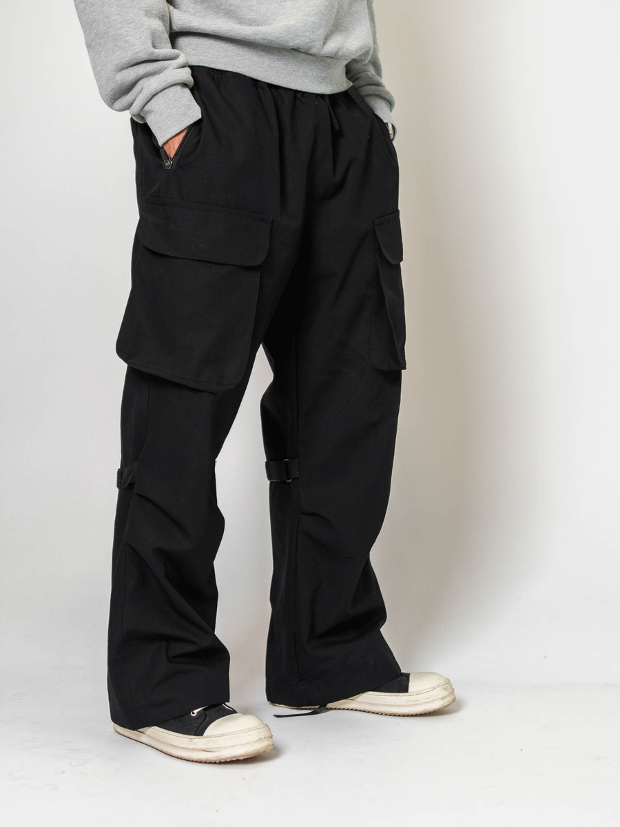 Modular Cargo Pants Jet Black- Szerokie Bojówki typu Cargo z kieszeniami i regulacją