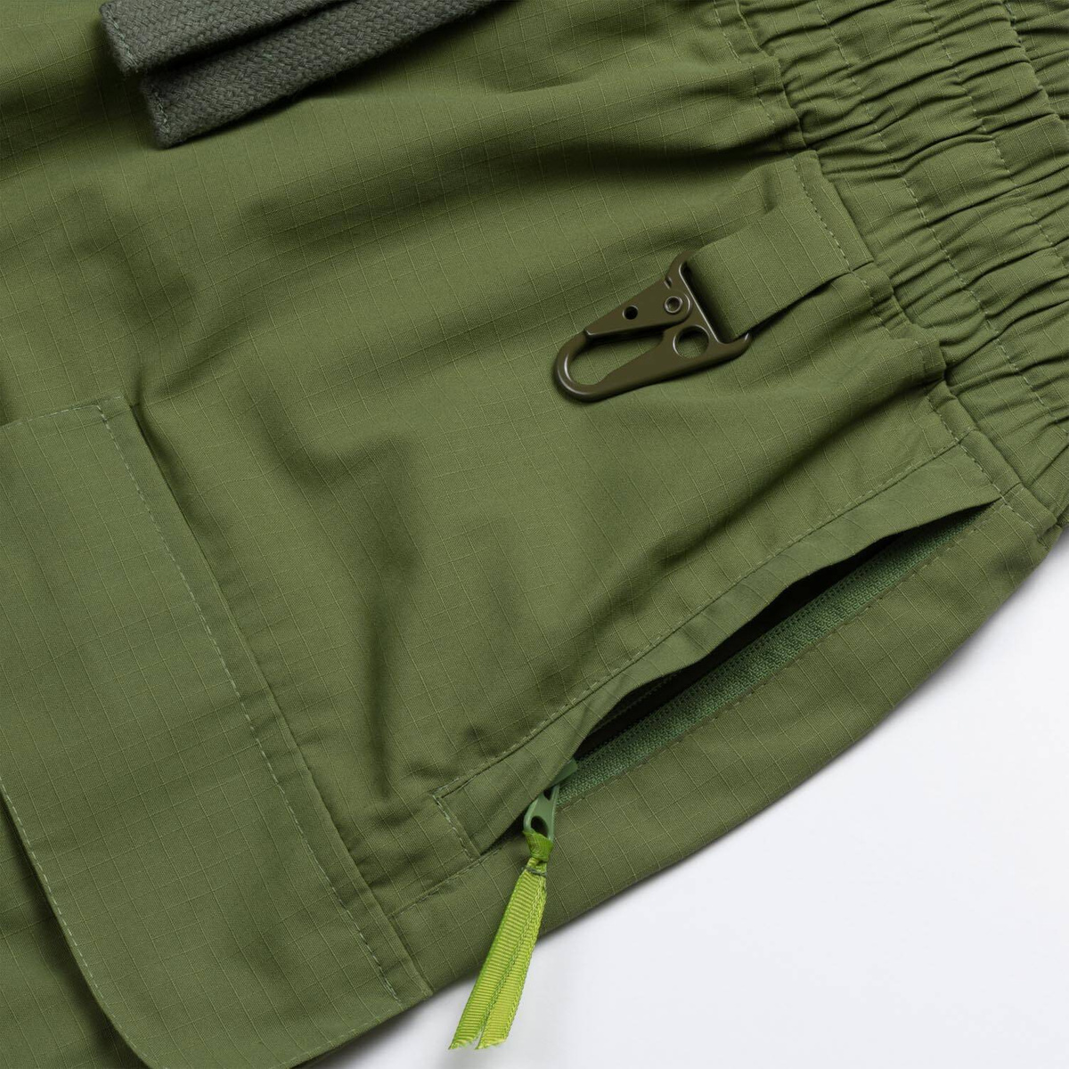 Utility Cargo Pants Cerignola Olive- Lange Cargo-Hosen mit Taschen